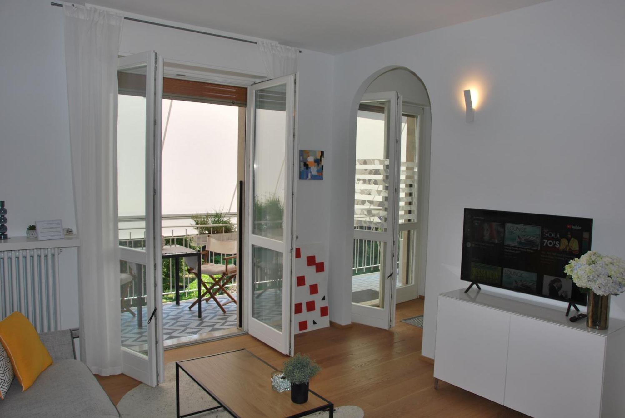 Suite 51 Appartamento Con Terrazzo A 50 Mt Dal Lago - Private Parking (Adults Only) Arona Exterior foto